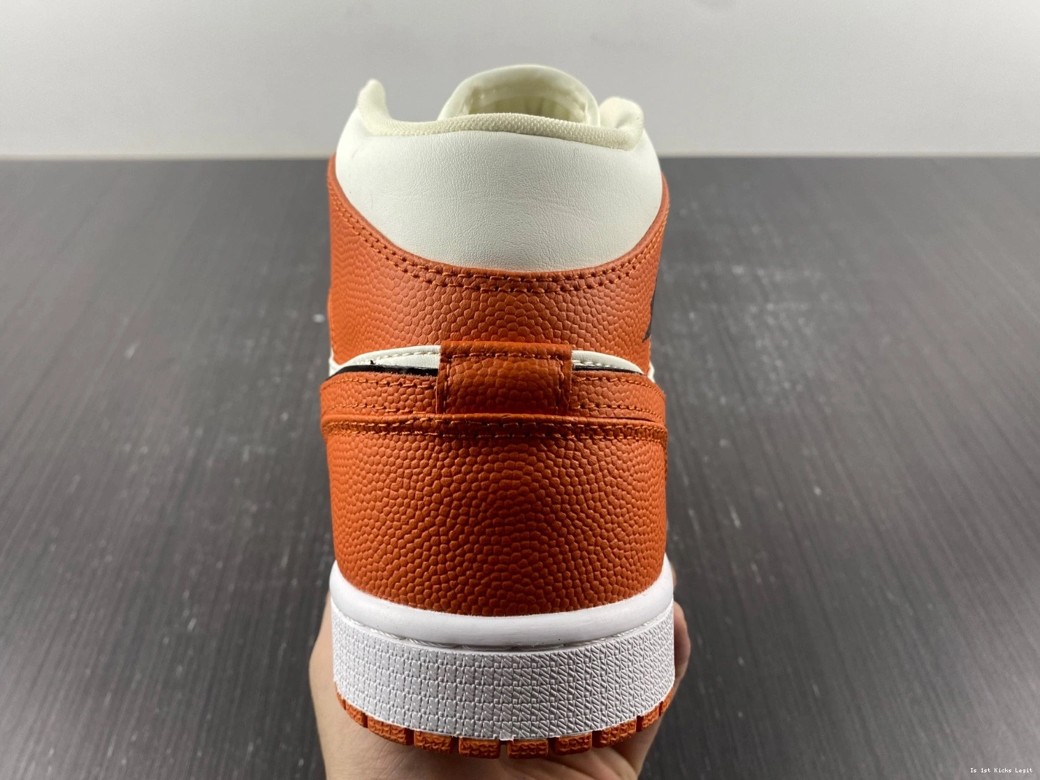 1 SE DV1302-100 Jordan Air Mid Sport Spice 0108